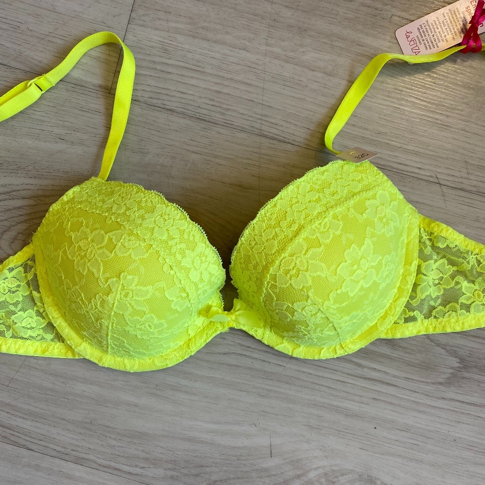 NWT LS YELO Lace Plunge Pushup, 32C. *P1005